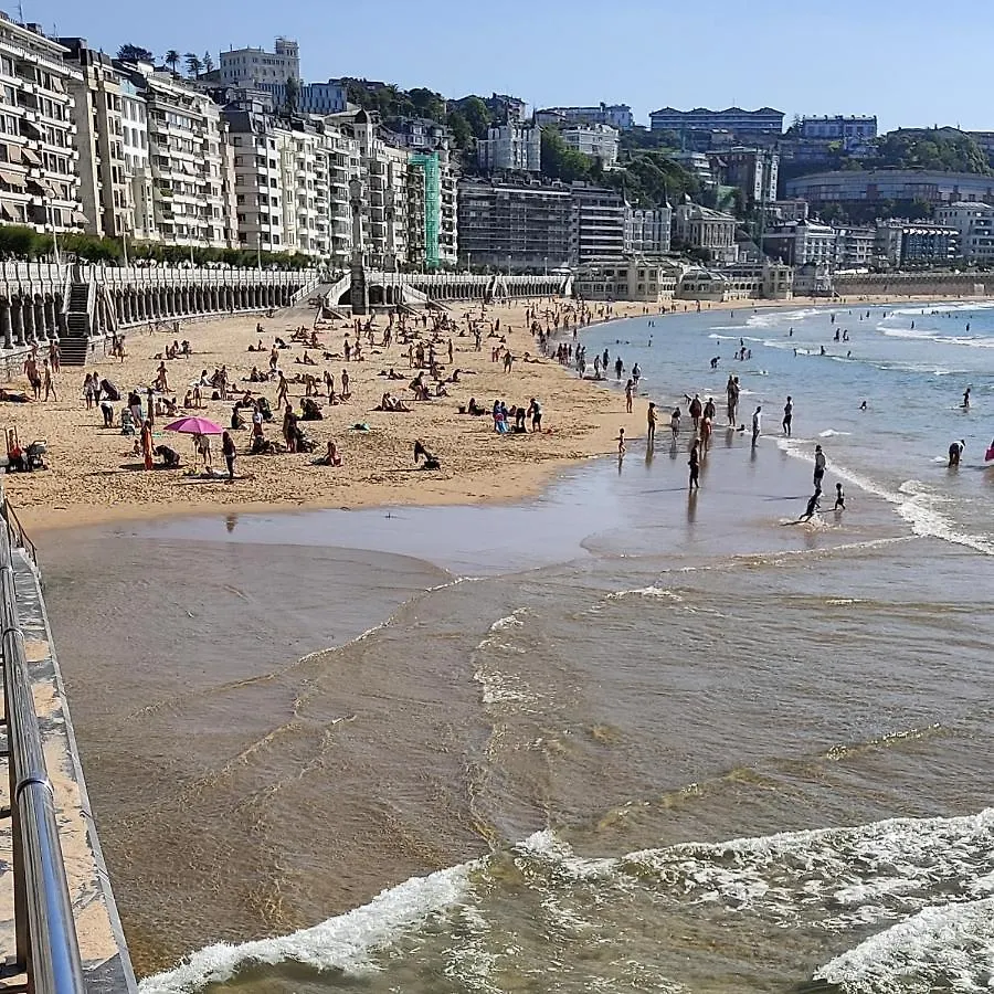 AMPLIO y CONFORTABLE Playa ZURRIOLA SMART TV San Sebastián